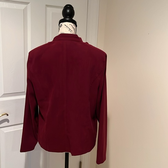 Tog shop jacket with ruffles and zipper - Picture 6 of 8
